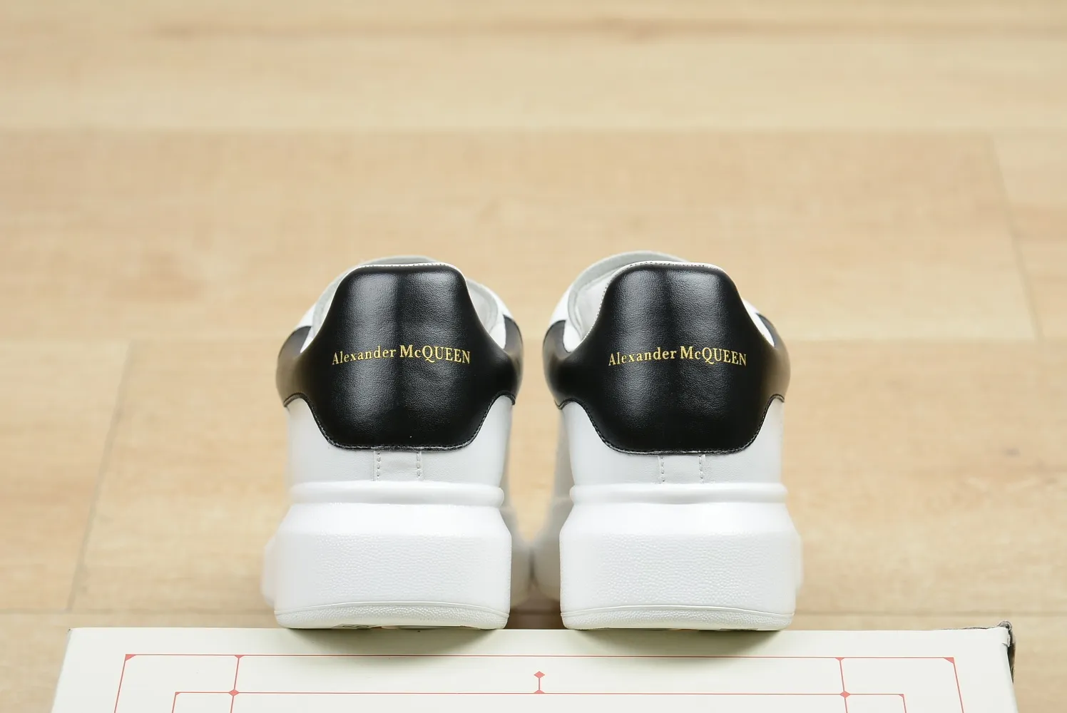 👟👟Ex-factory price 480👟👟 Women's shoes Women's clothing Women's shoes Women's clothing Mc Queen McQueen cowhide black leather tail 35-44 ‼ ️‼ ️ Alexa**er McQue**n Paris Fashion Week latest casual fashion sneakers high version ❗️❗️ Variety of fashion and different styles experience ‼ ️‼ ️Female size 34-40 Men’s size 38-44 Comes with full counter packaging!